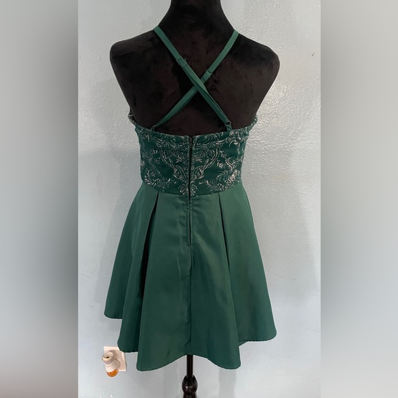 Prom caviar beaded crisscross mini skater dress size 5 - Picture 5 of 9